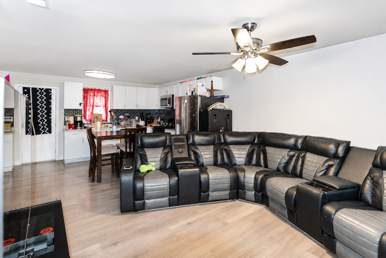4606 Garda Dr - Photo 2 of 9