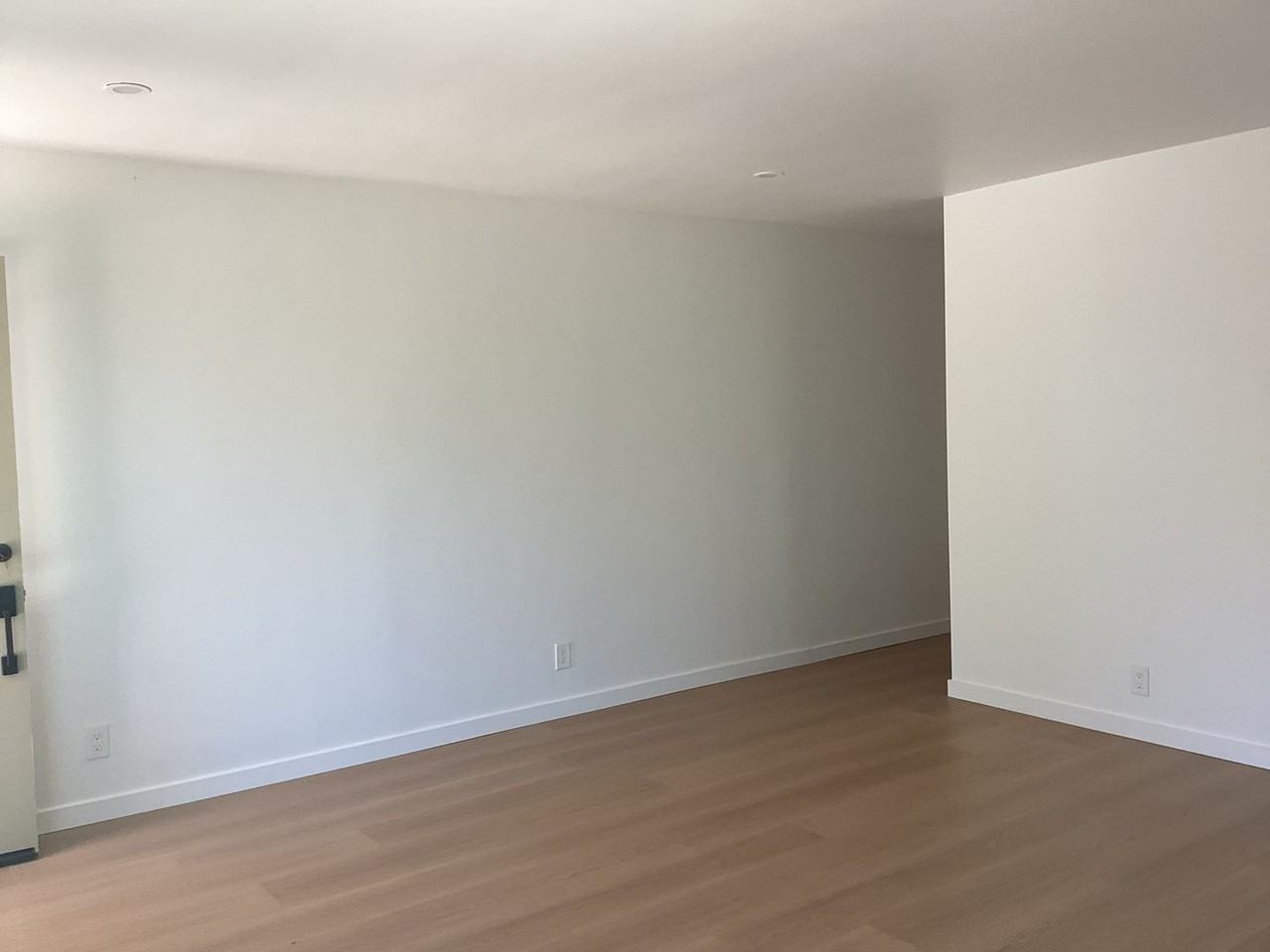 131 Sutphen St - Photo 5 of 24