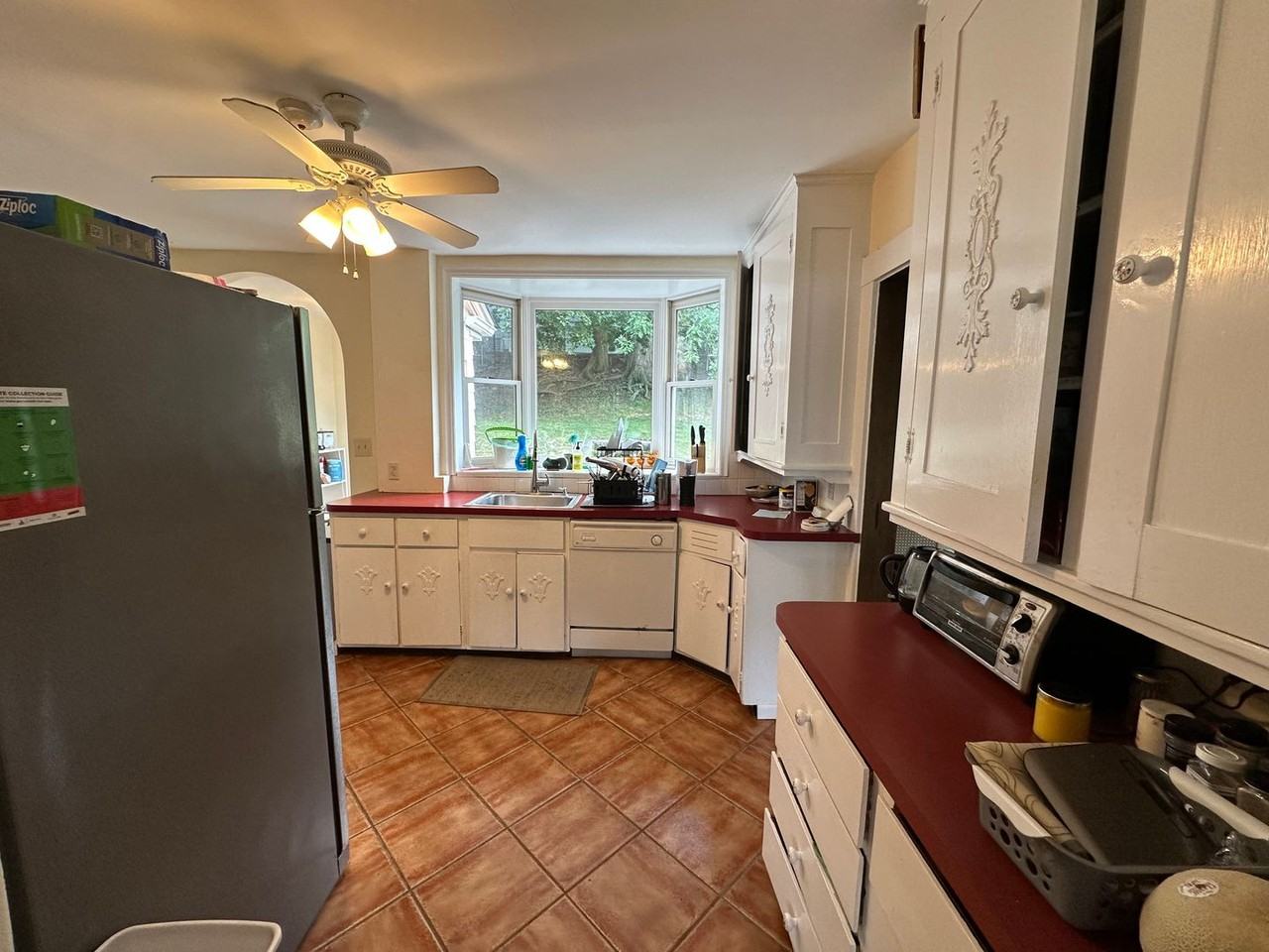 115 Bigelow St - Photo 6 of 21