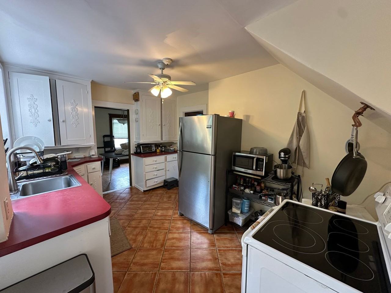 115 Bigelow St - Photo 7 of 21