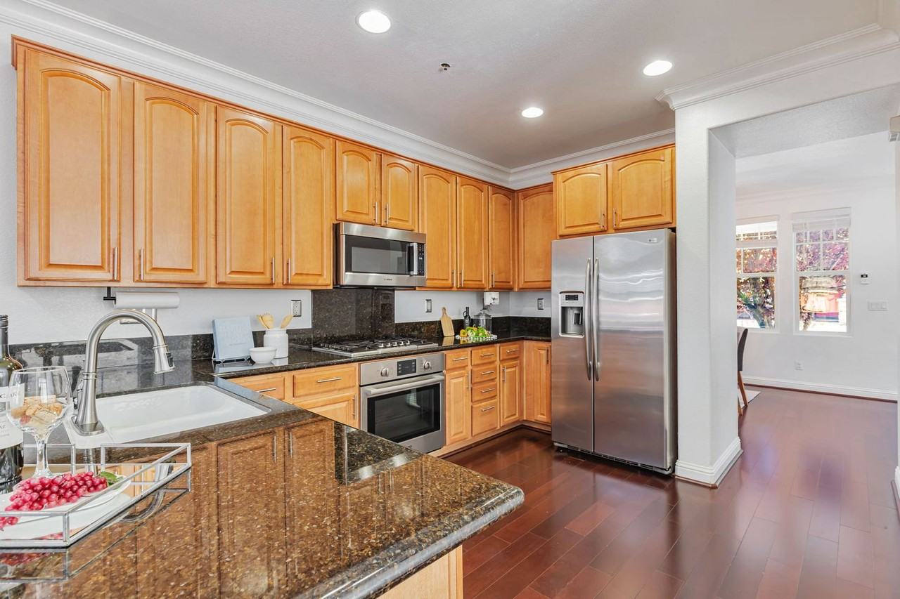 8940 Acorn Way - Photo 7 of 17