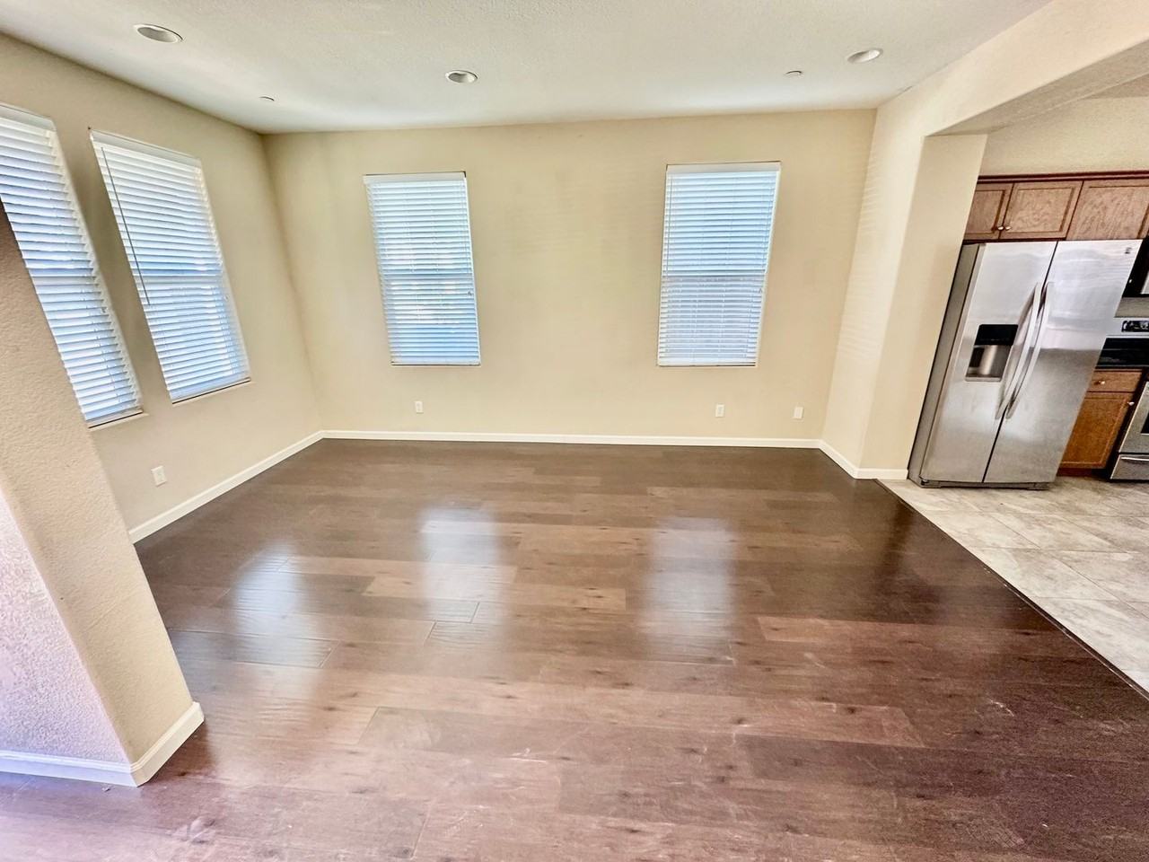 7352 E Robinson Ave - Photo 4 of 25