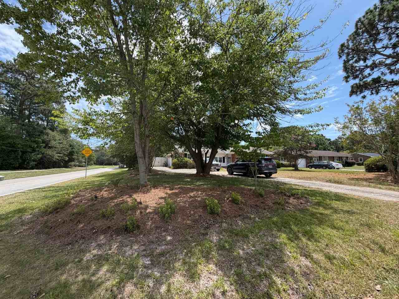 3201 Chalmers Dr - Photo 3 of 22