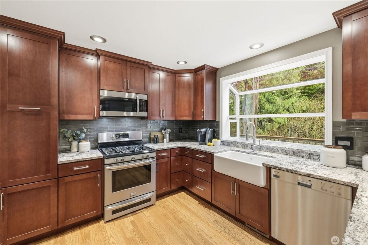 27032 Ne Dorothy St - Photo 6 of 26