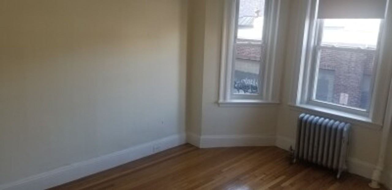1179 Boylston St - Photo 4 of 5