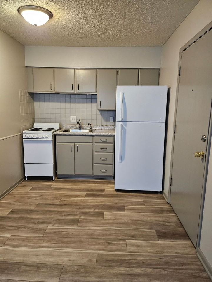 3411-3418 E 26th Street Apartments - Photo 2 of 8