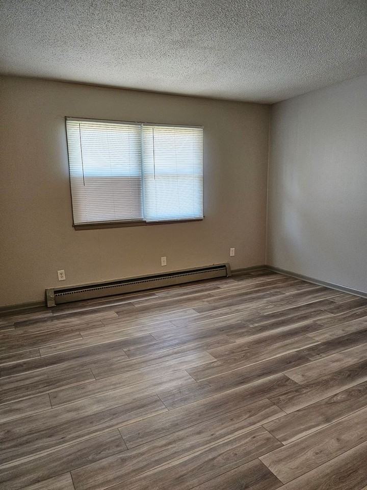 3411-3418 E 26th Street Apartments - Photo 3 of 8