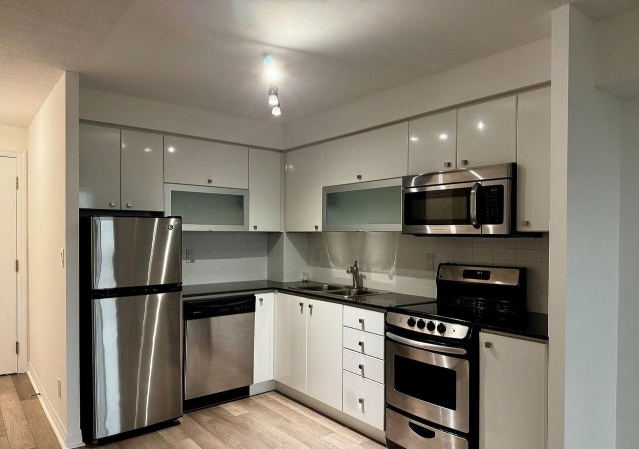 2015 Sheppard Avenue East #1507 - Photo 4 of 11