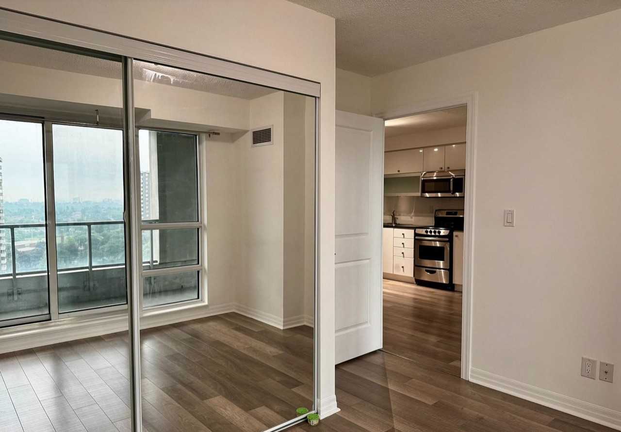 2015 Sheppard Avenue East #1507 - Photo 7 of 11