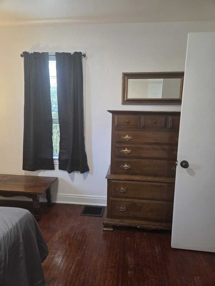 465 Randolph Avenue - Photo 4 of 11