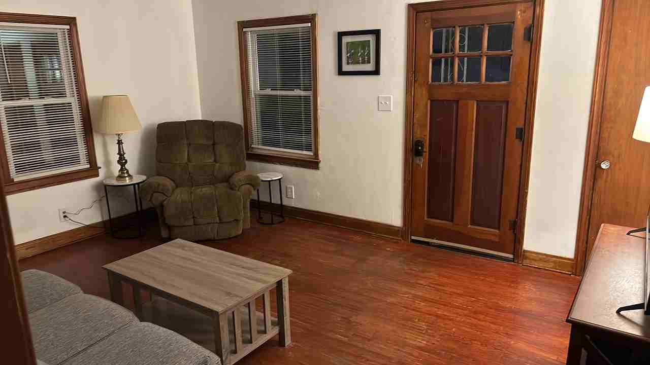 465 Randolph Avenue - Photo 7 of 11