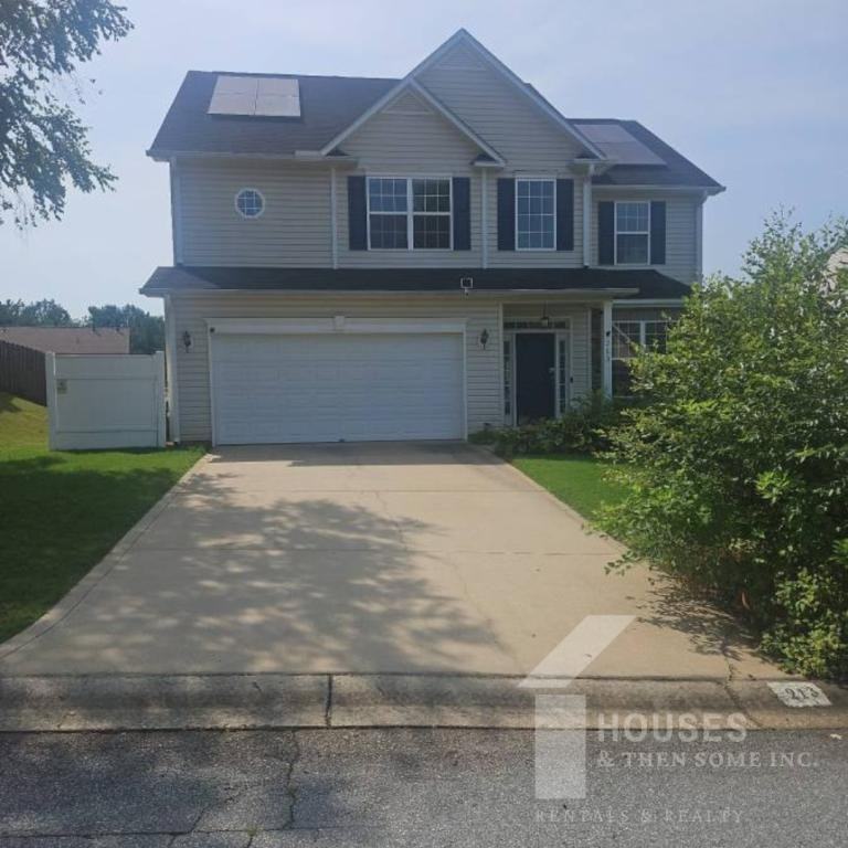 213 Worcester Ln - Photo 2 of 23