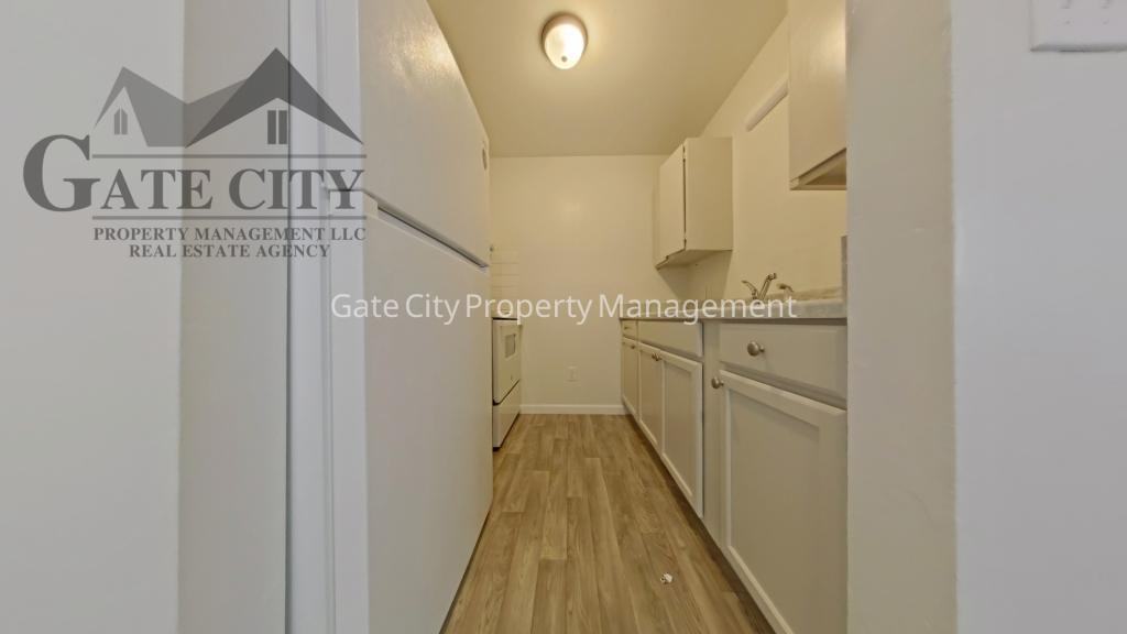 427 S Main St - Photo 2 of 16