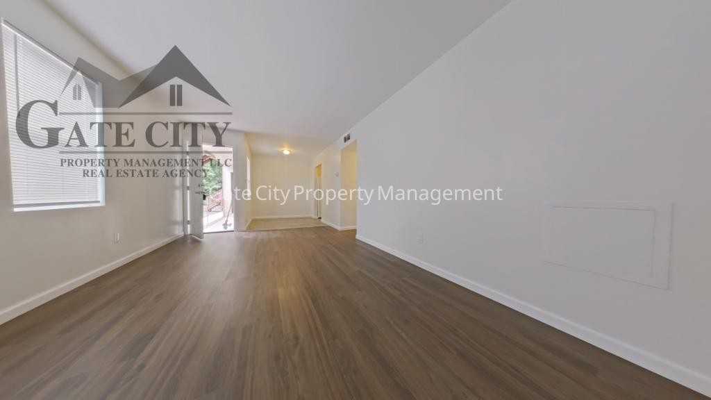 427 S Main St - Photo 7 of 16