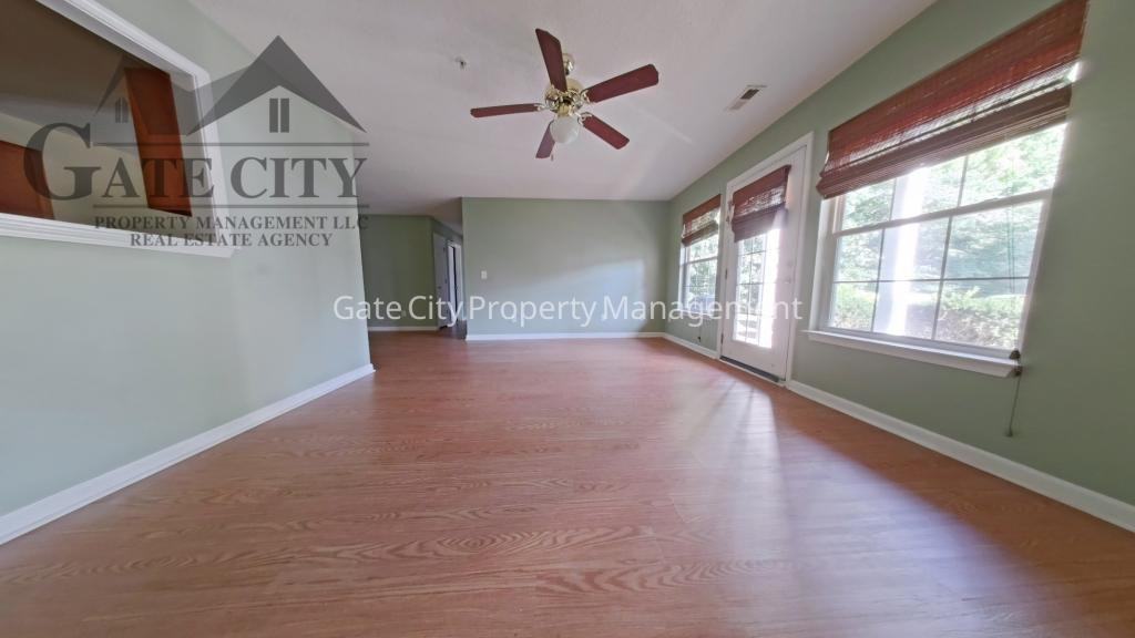 905 Hanahan Ct - Photo 4 of 13