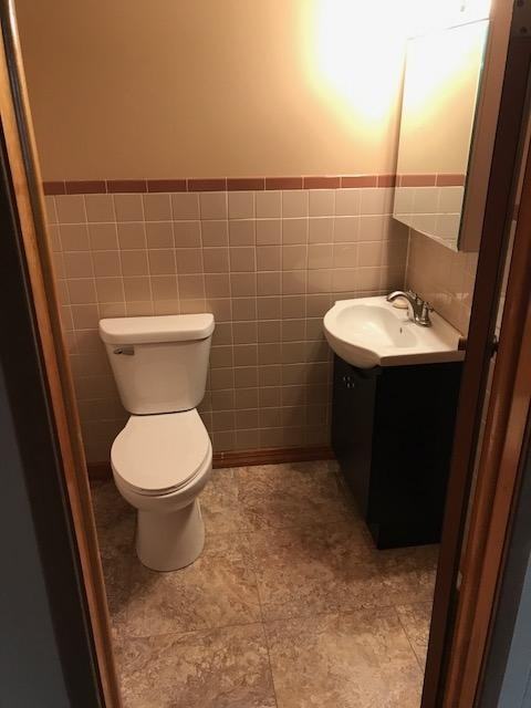 1004 N Bruns Ln - Photo 5 of 13