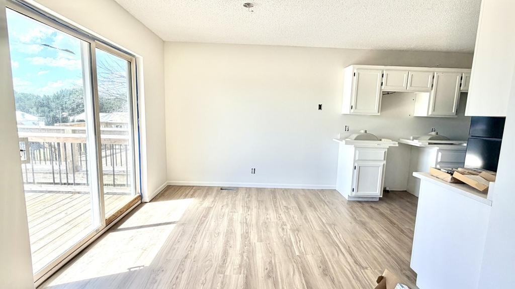 504 N Grove St - Photo 2 of 13