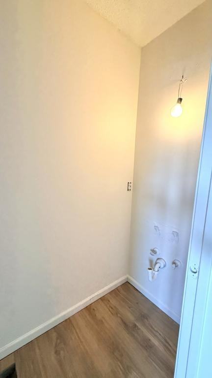 504 N Grove St - Photo 6 of 13