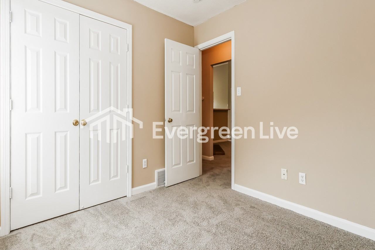 5615 Walden Ridge Dr - Photo 3 of 14