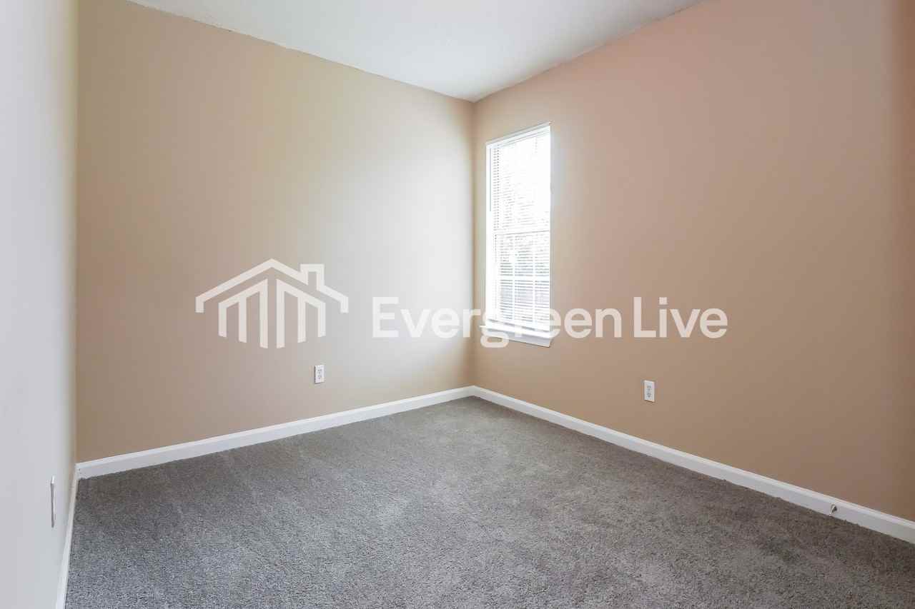 5615 Walden Ridge Dr - Photo 4 of 14