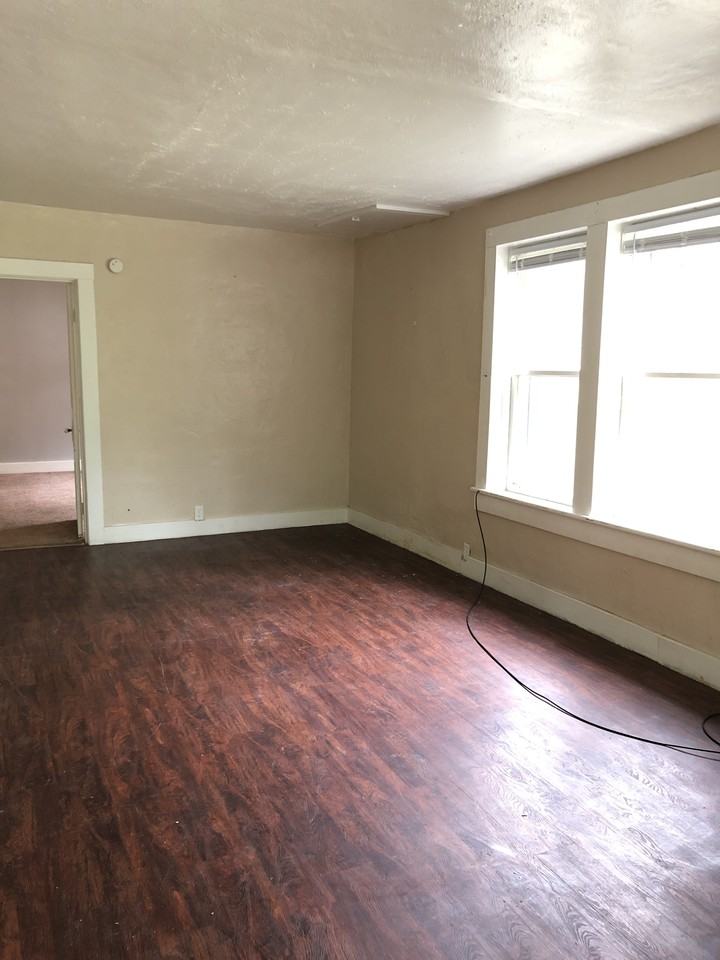 1517 Galloway St #4 - Photo 3 of 13