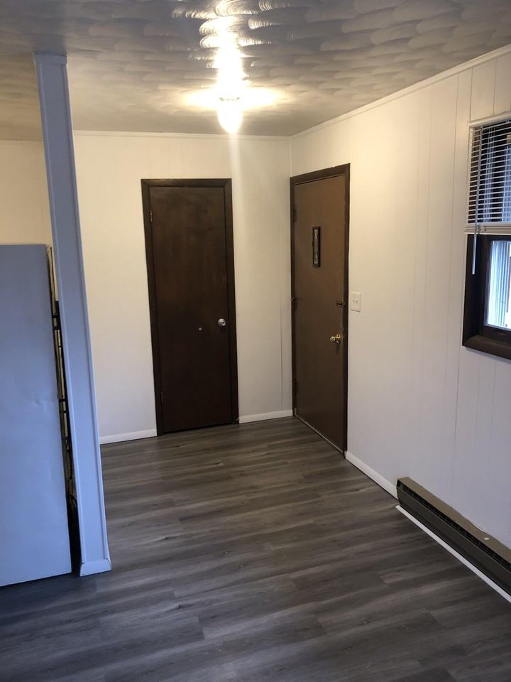 3451 N River Rd W - Photo 3 of 8
