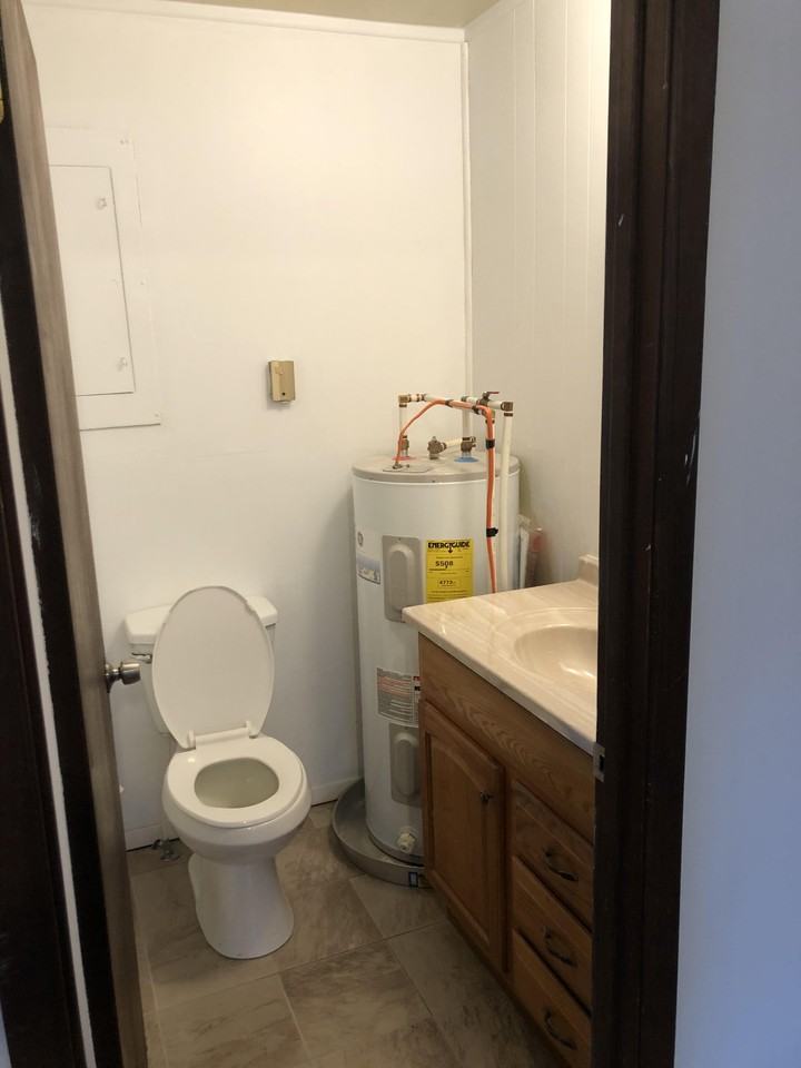 3451 N River Rd W - Photo 4 of 8