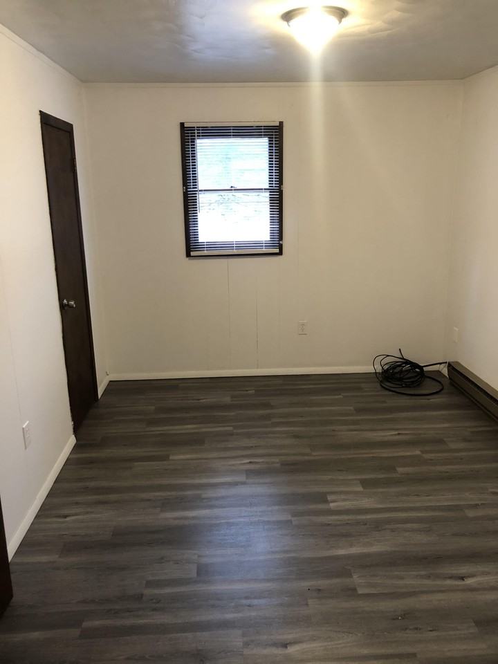 3451 N River Rd W - Photo 5 of 8