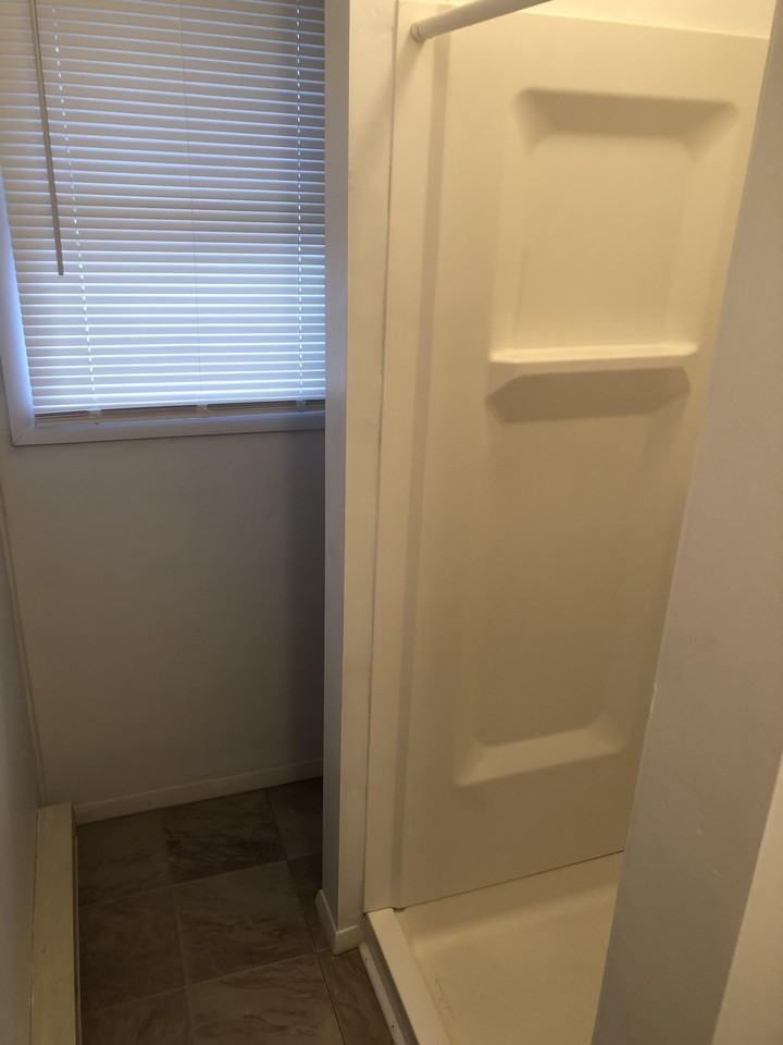 3451 N River Rd W - Photo 6 of 8