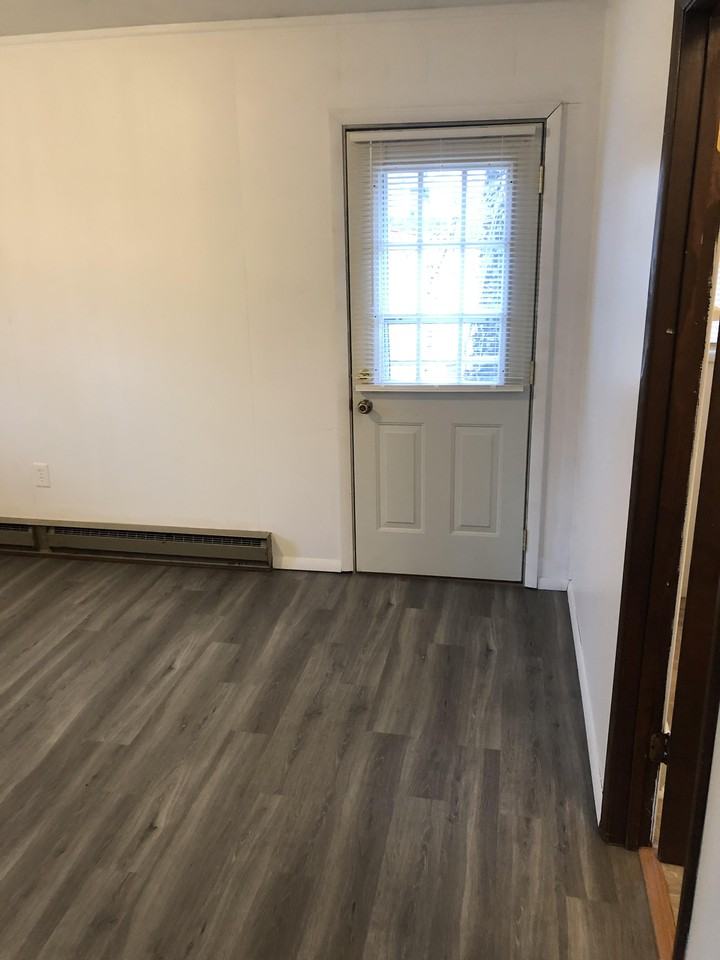 3451 N River Rd W - Photo 7 of 8
