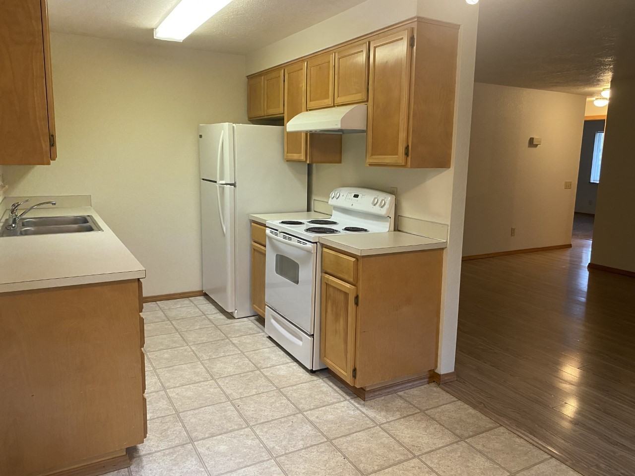 1465 Woodside Ct Se - Photo 4 of 18