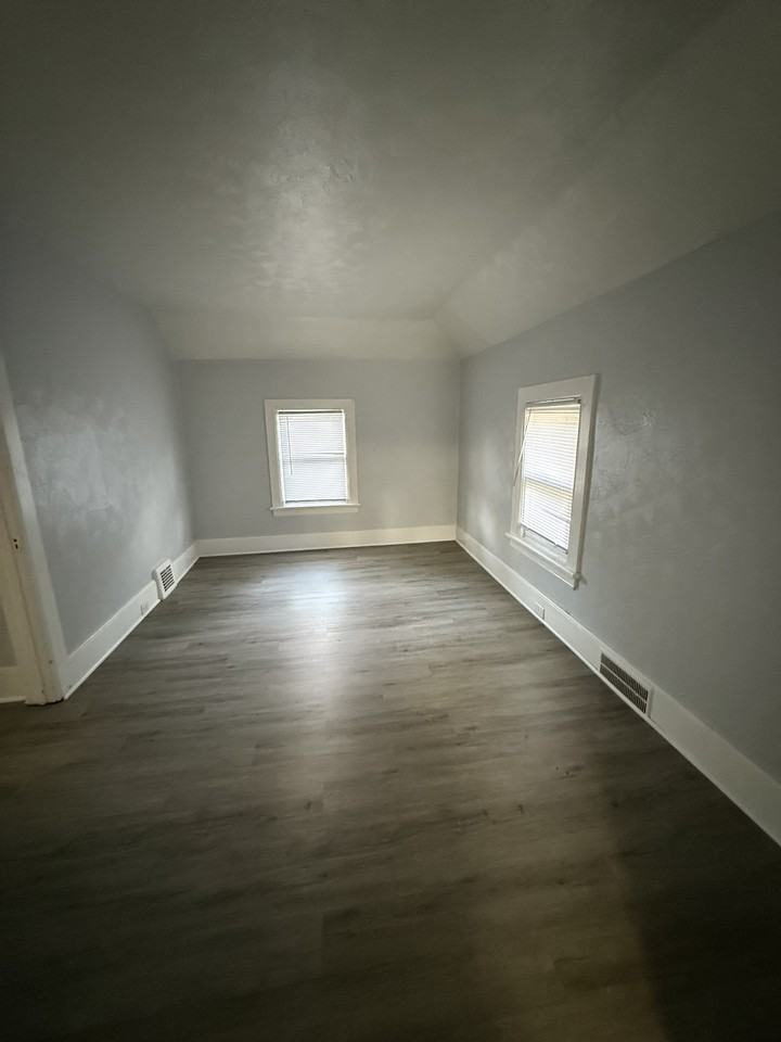 2112 Miami St #2 - Photo 3 of 6