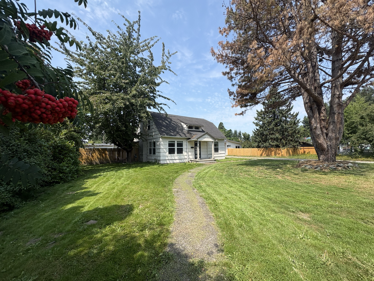 335 N Baker St - Photo 3 of 40