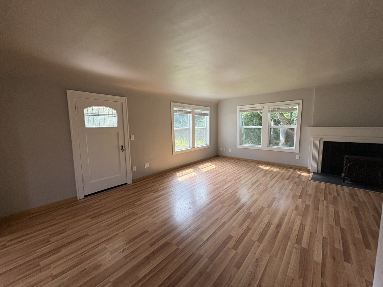 335 N Baker St - Photo 5 of 40