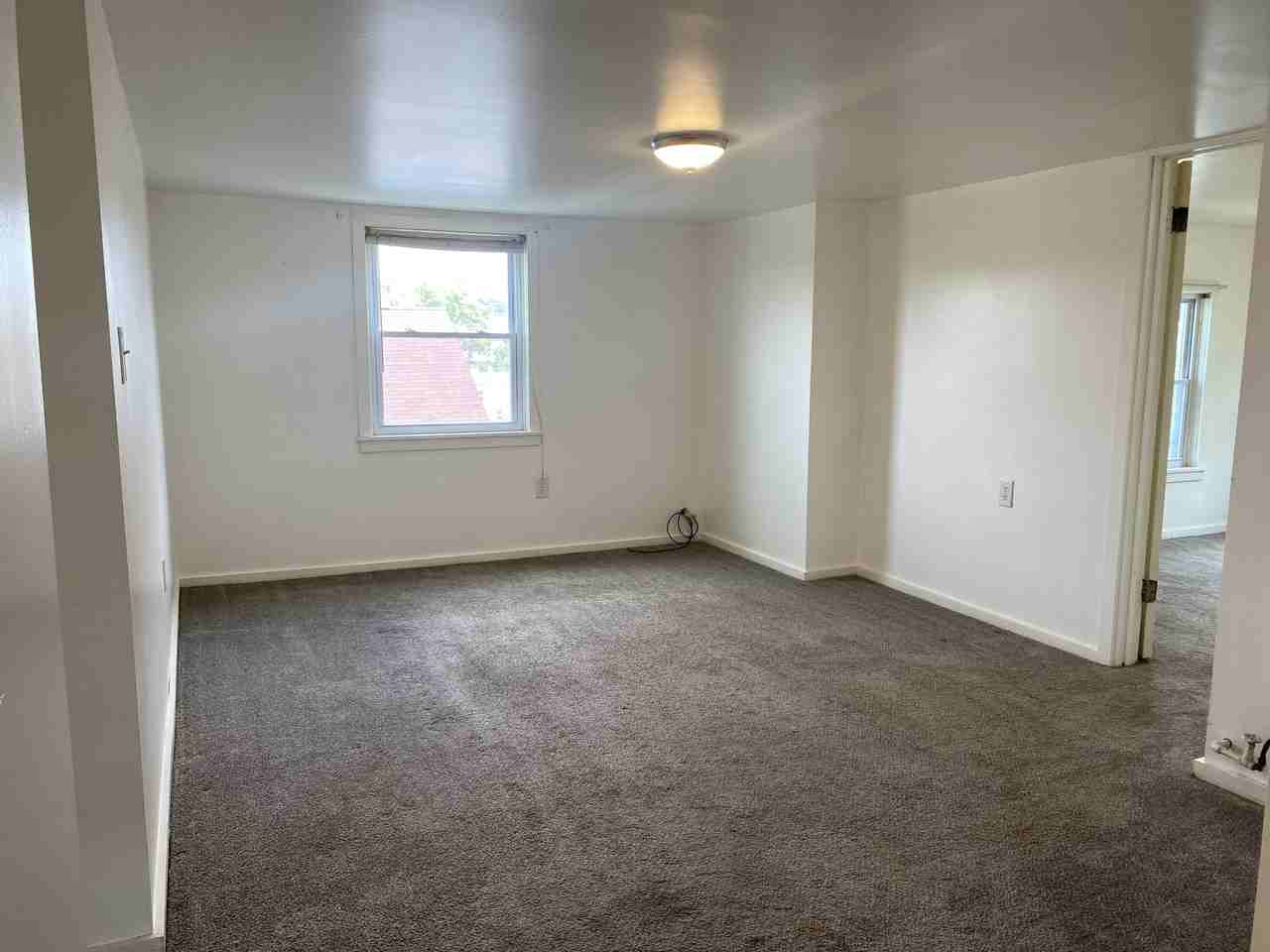 212 Central Ave #TOP - Photo 5 of 8