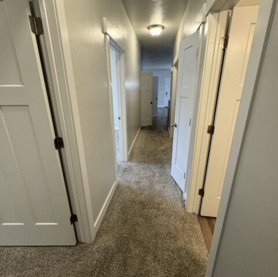 3679 Wn., Gg #202 - Photo 3 of 9