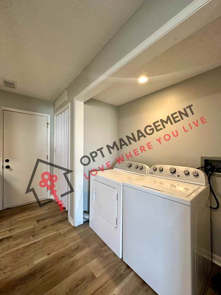 132 S 31st St #1 - Photo 5 of 16