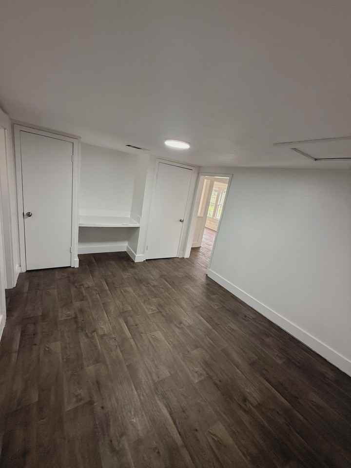 535 E Railroad St - Photo 4 of 12