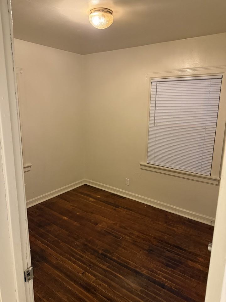 1916 Washington Ave - Photo 6 of 11