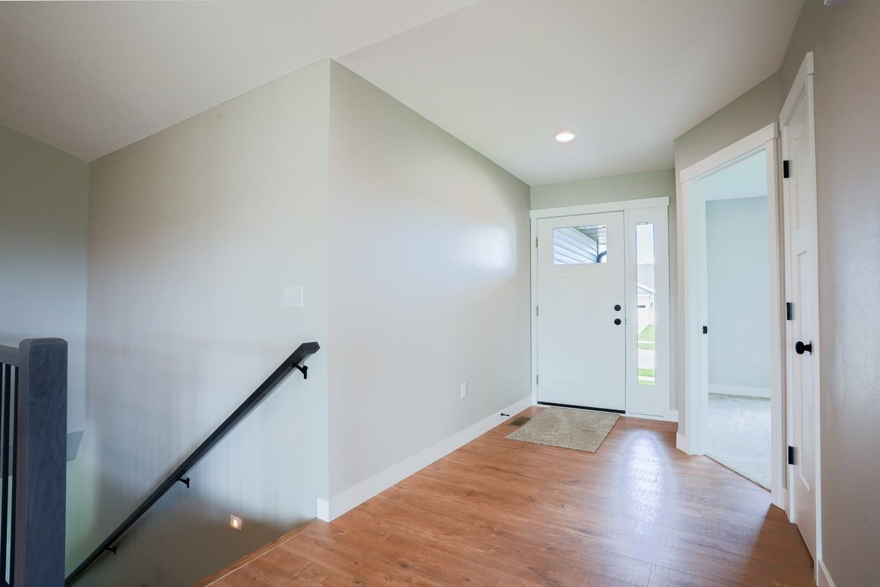 127 Kinsey St - Photo 2 of 31