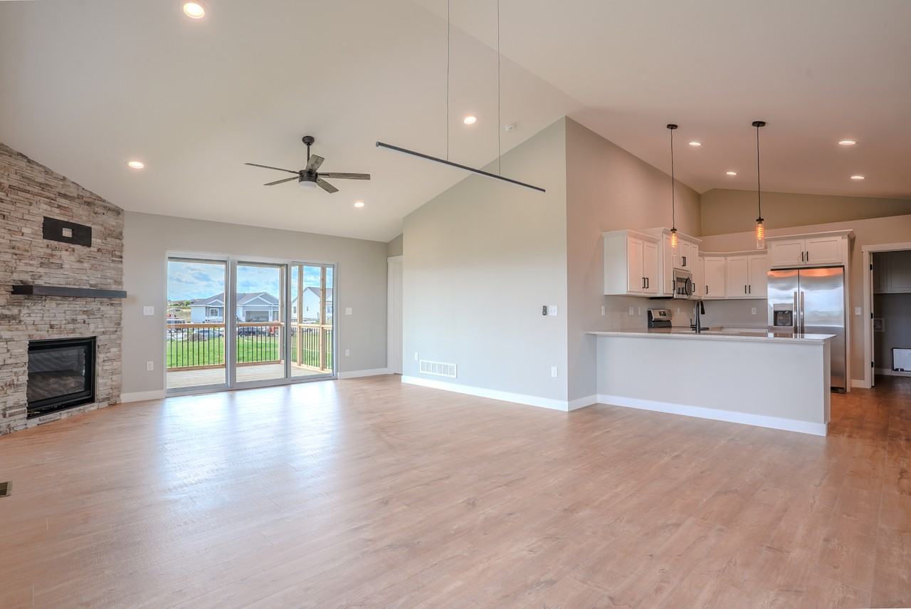 127 Kinsey St - Photo 5 of 31