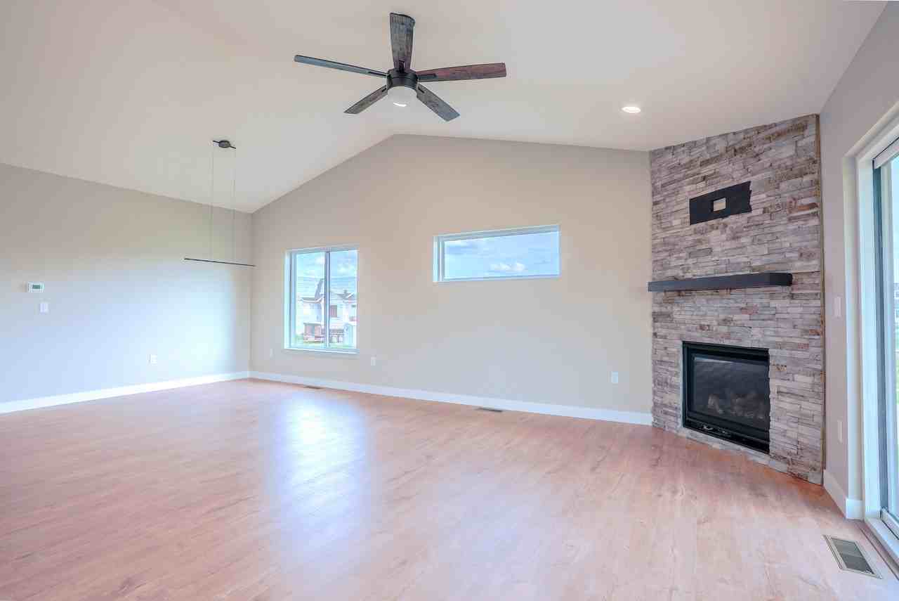127 Kinsey St - Photo 6 of 31