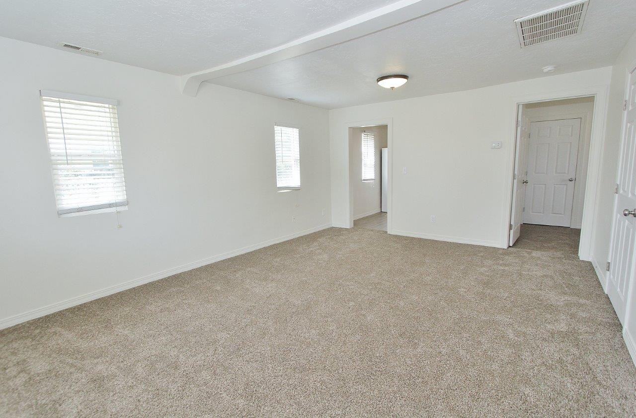 1119 Lincoln Ave - Photo 2 of 26