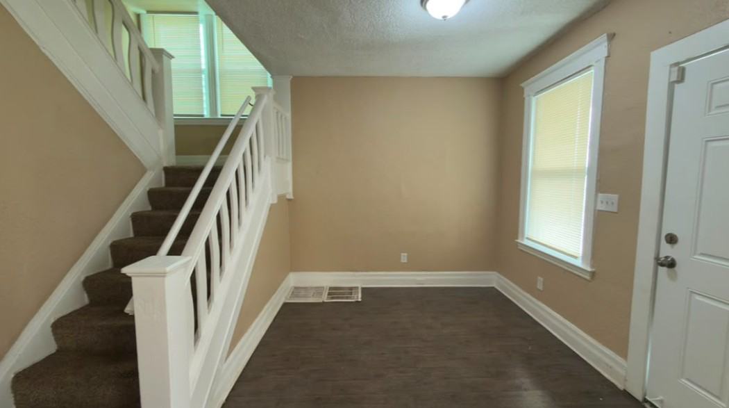 2152 Fairview St - Photo 2 of 16