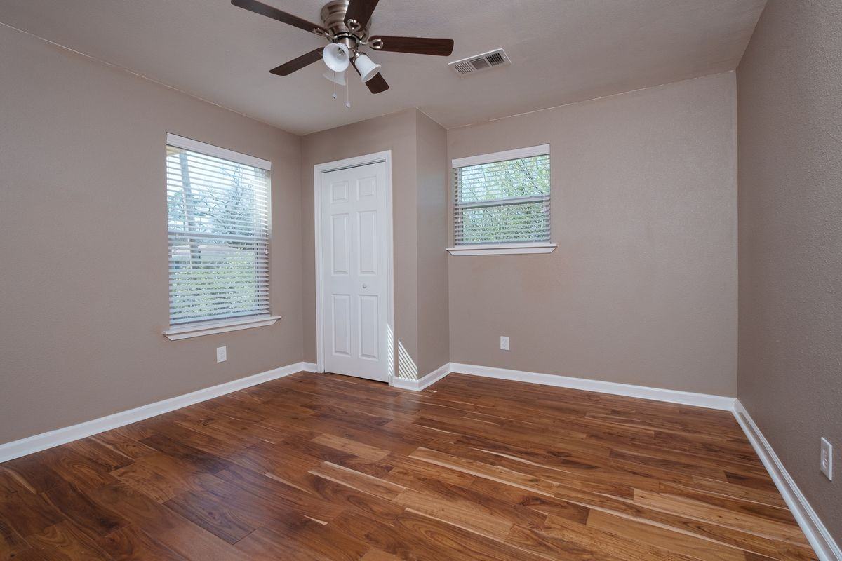 9316 W 44th St - Photo 4 of 34