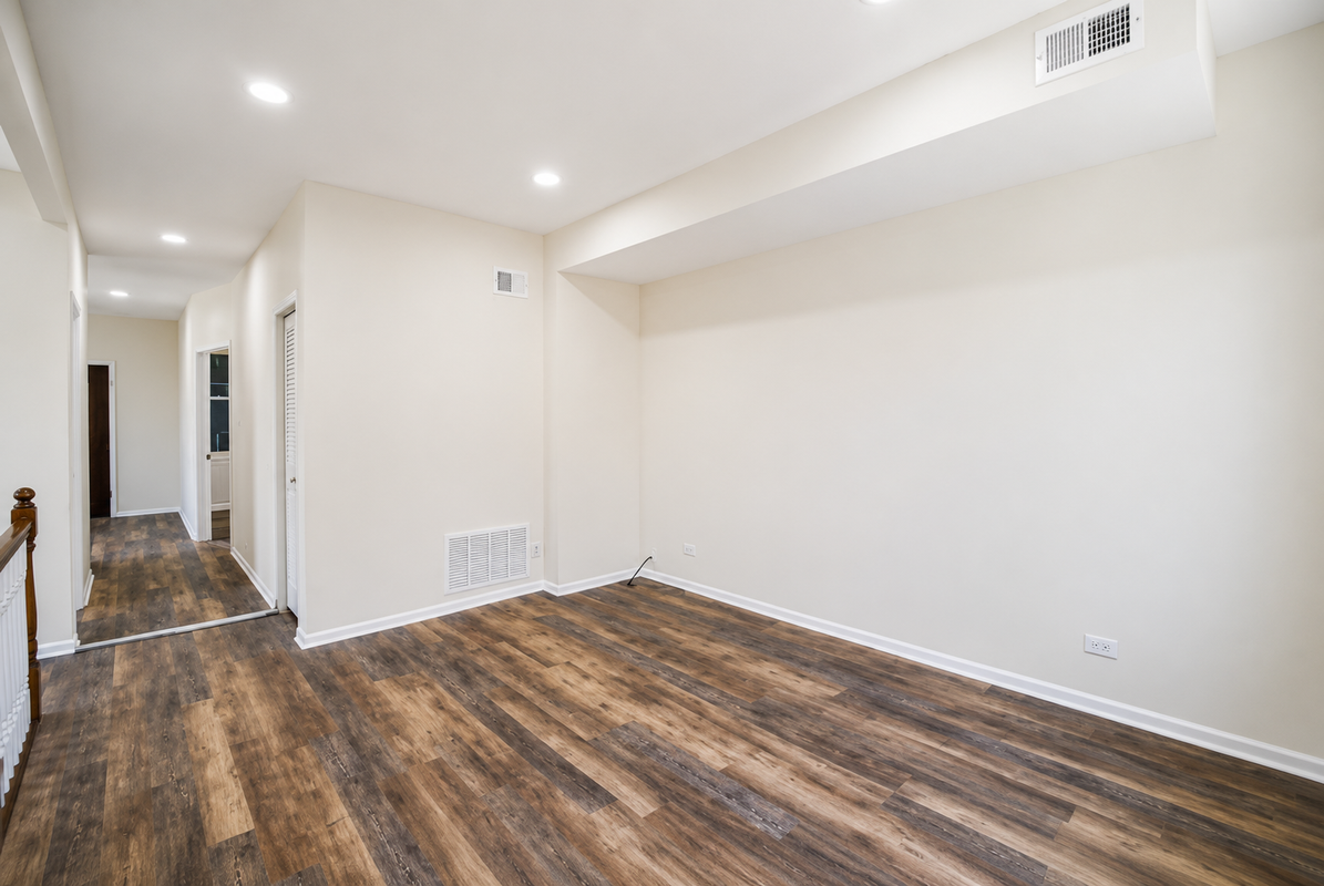 1016 N Ridgeway Ave - Photo 3 of 17