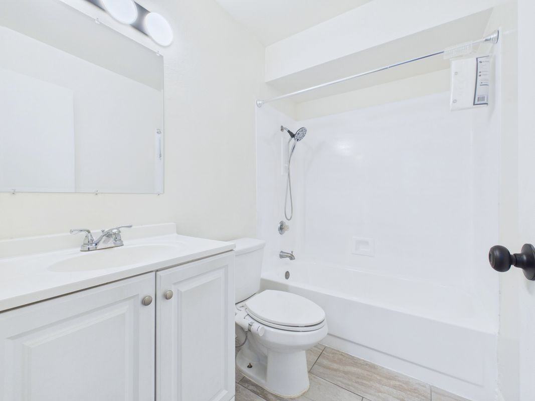 236 S Avenue 55 ##C - Photo 5 of 14