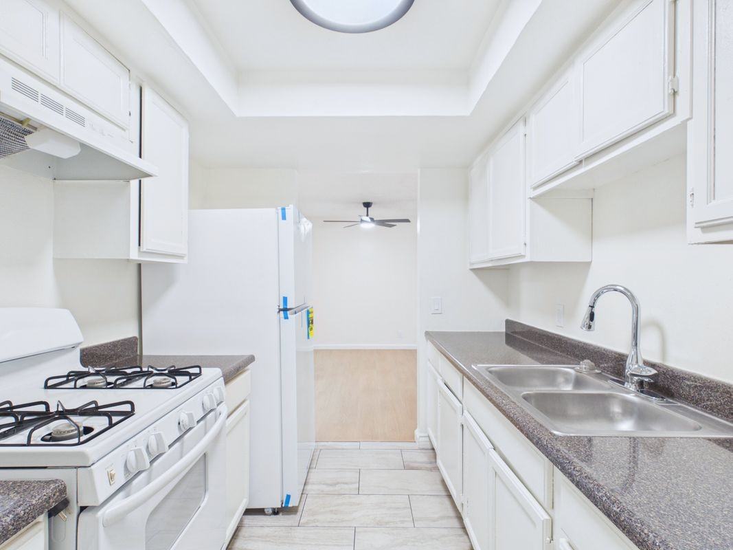 236 S Avenue 55 ##C - Photo 6 of 14