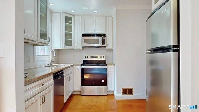 85 Salem Walk - Photo 7 of 9