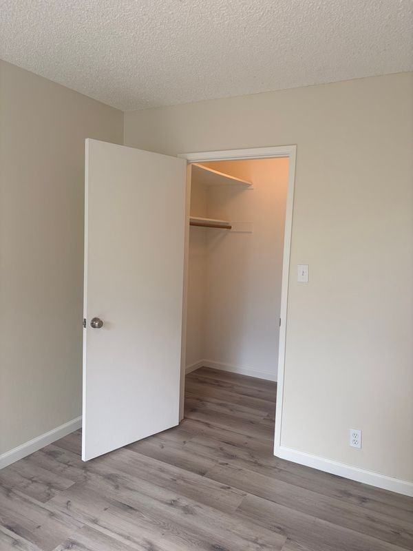 33 Atlas Ave - Photo 4 of 9